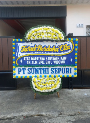 Papan Bunga Duka di Padang Utara