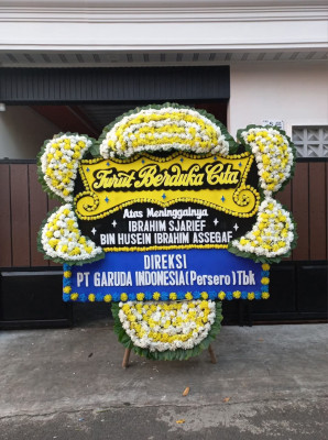 Papan Bunga Duka di Padang Utara