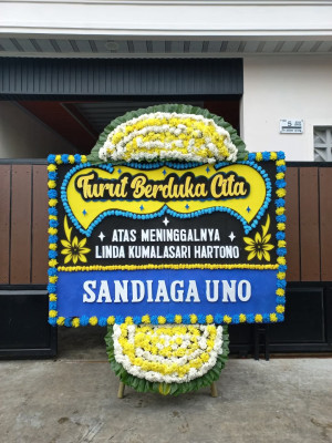 Papan Bunga Duka di Padang Utara